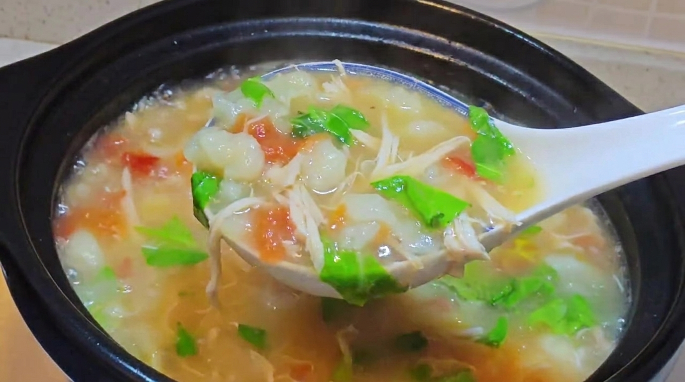 Sopa de Pollo con Trozos de Masa