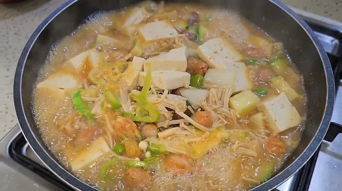 Doenjang Jjigae auténtico (Estofado coreano de pasta de soja)